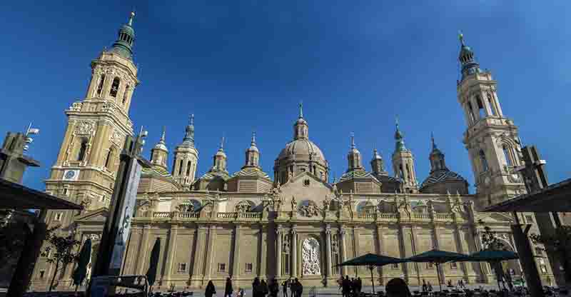 Zaragoza 015 - basílica de Nuestra Señora del Pilar.jpg